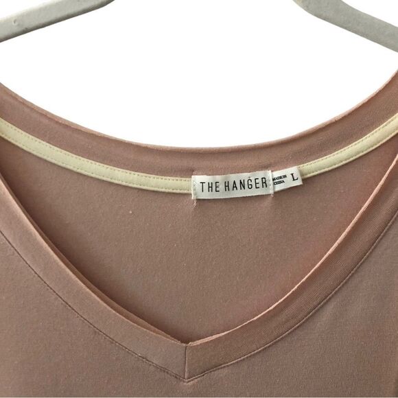 The Hanger VNeck Blush Short Sleeve Top Size Large - Picture 4 of 5